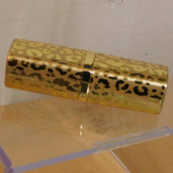 REVOLUTION PRO NEW NEUTRAL SATIN MATTE LIPSTICK - Picture 6 of 7